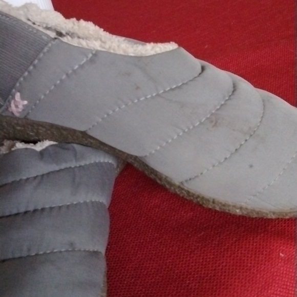 KEEN SLIPPERS - Picture 11 of 11